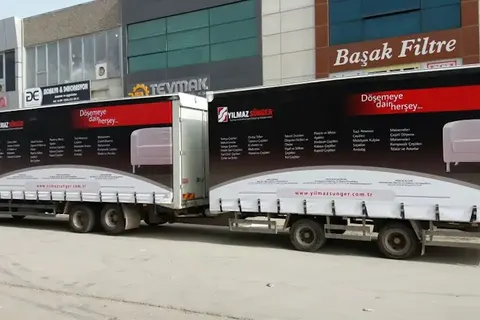 Vanjski pogled kamiona s kliznim ceradama · 32