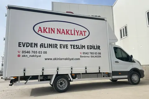 Vanjski pogled dostavnog vozila s ceradom · 20