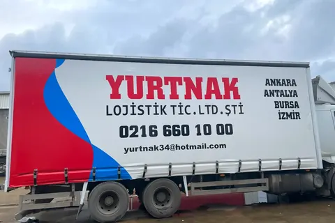 Vanjski pogled kamiona s kliznim ceradama · 18