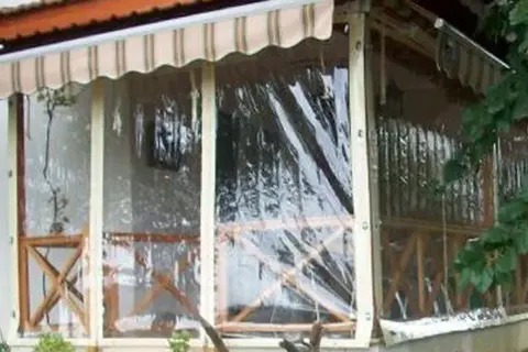 Vanjski prostor zatvoren prozirnim materijalom · 6